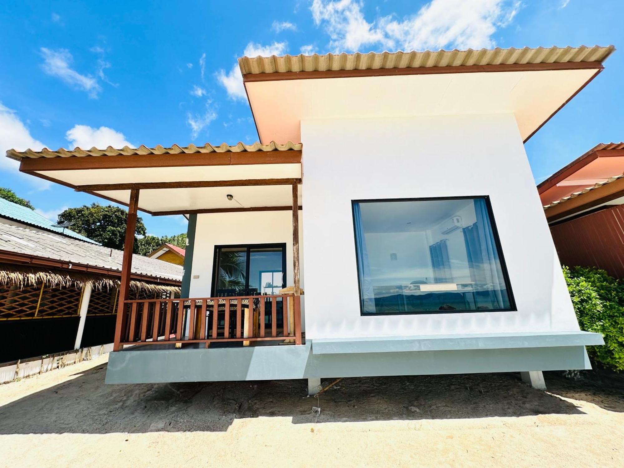 The Scenery Beach Resort Baan Khai Εξωτερικό φωτογραφία