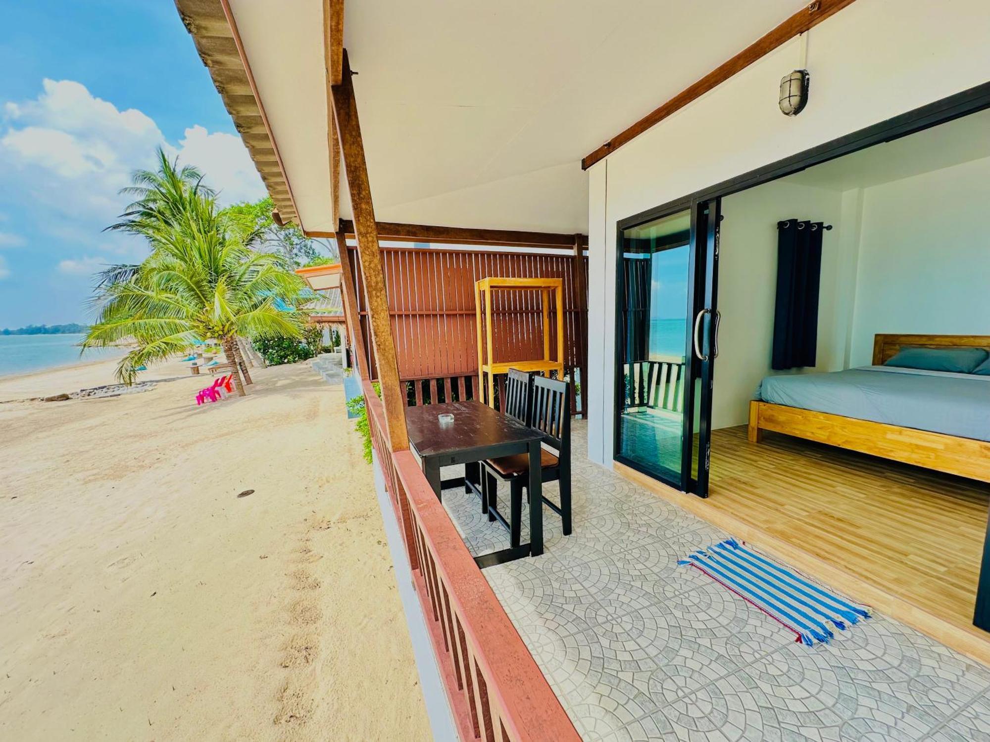 The Scenery Beach Resort Baan Khai Εξωτερικό φωτογραφία